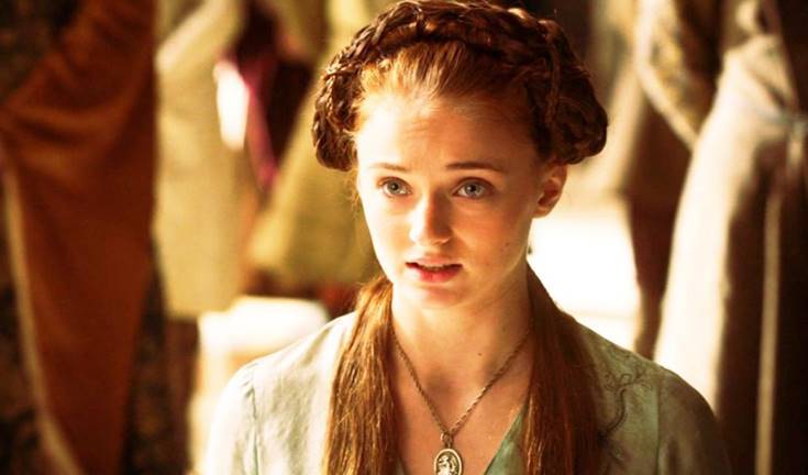 Sansa Stark showing a Cersei-esque hairstyle in GOT season 1